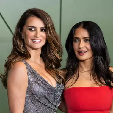 Salma Hayek | Το βίντεο που δημοσίευσε για τα γενέθλια της πολύ καλής της φίλης, Penélope Cruz