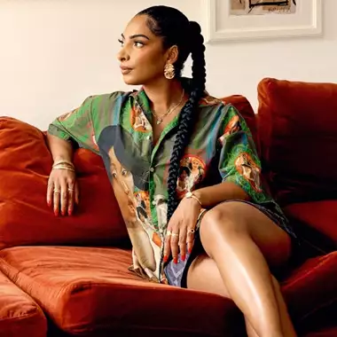 Priya Ahluwalia | To σπίτι της στο Λονδίνο είναι ένα πολύχρωμο και ξεχωριστό αφιέρωμα στη δημιουργικότητα