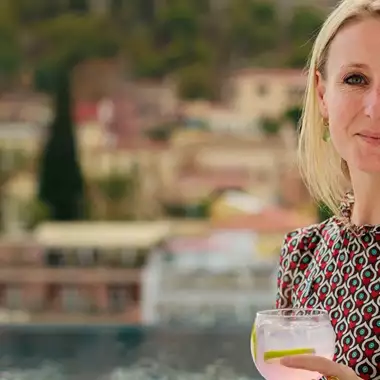 Η Master Distiller του Bombay Sapphire αποκαλύπτει τα μυστικά ενός premium gin