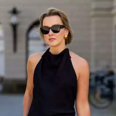 Δείξτε 10 χρόνια νεότερη με αυτές τις 5 αντιγηραντικές ασκήσεις