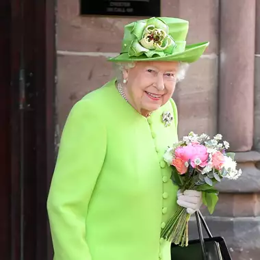 Βασίλισσα Ελισάβετ | Το αναπάντεχο σνακ με το οποίο συνόδευε πάντα το απογευματινό της τσάι