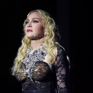 Η Madonna στην πιο αληθινή της φωτογραφία | Χωρίς ίχνος μακιγιάζ, κόντρα στον ήλιο