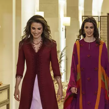 Πριγκίπισσα Rajwa | Πρώτη δημόσια εμφάνιση μετά τη γέννηση της μικρής Iman μαζί με τη βασίλισσα Ράνια