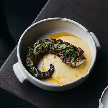 Eat Chic | Το "ελληνικό" εστιατόριο του Λονδίνου που βραβεύτηκε με αστέρι Michelin