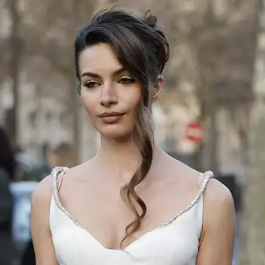 Το πολυτελές χρώμα μαλλιών που επιλέγουν οι Γαλλίδες φέτος την άνοιξη