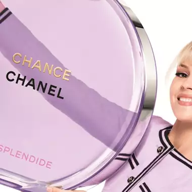 H πρέσβειρα του νέου αρώματος Chance Eau Splendide του οίκου Chanel