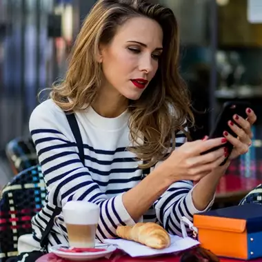 Μετά τα 50 | 6 πράγματα που καλό είναι να κάνετε κάθε πρωί πριν τις 9