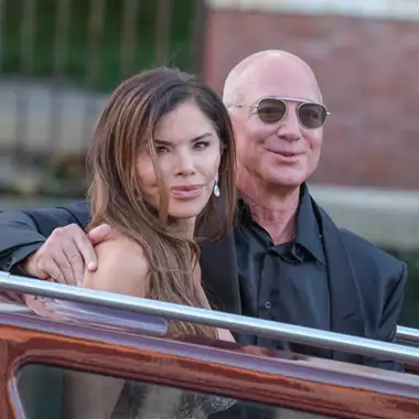 Γάμος Jeff Bezos - Lauren Sanchez | Το πριγκιπικό ζευγάρι που έδωσε αθόρυβα το παρών στον "γάμο της χρονιάς"