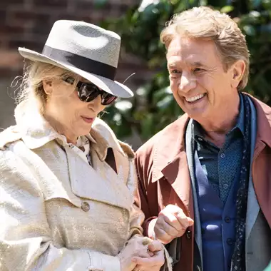 Meryl Streep και Martin Short ανταλλάσσουν ένα τρυφερό φιλί στους δρόμους της Νέας Υόρκης