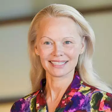 Η Pamela Anderson μόλις υιοθέτησε το Νο.1 "αντιγηραντικό" κούρεμα