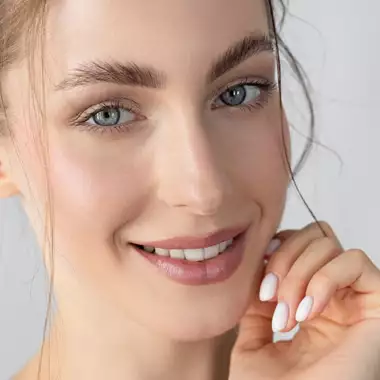 Face Taping | Η φυσική εναλλακτική του botox που κάνει θραύση στο εξωτερικό