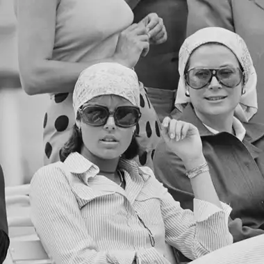 Καρολίνα του Μονακό | Το φλογερό ειδύλλιο που δεν ενέκρινε το Παλάτι και έκανε τη μητέρα της, Grace Kelly, να παρέμβει