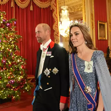 Kate Middleton | Με τιάρα που έχει να φορεθεί 20 χρόνια σε επίσημο δείπνο στο κάστρο του Windsor