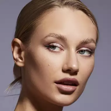 5+1 οροί προσώπου που "γεμίζουν" τις ρυτίδες όπως τα fillers