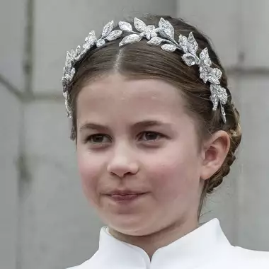 Γιατί η πριγκίπισσα Charlotte χρειάζεται ειδική άδεια για να φορέσει την αγαπημένη τιάρα της πριγκίπισσας Diana;