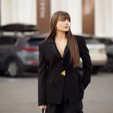 Τα 5 κομψά looks που μπορείτε να κάνετε φορώντας μόνο μαύρο