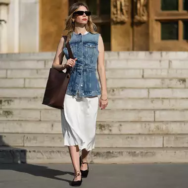 Καλοκαίρι 2025 | 8 effortless chic looks που μπορείτε να δημιουργήσετε με μια φούστα