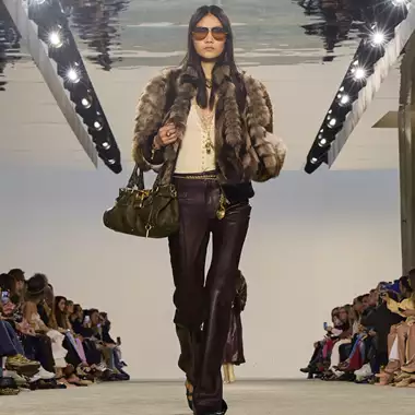 Τι κάνει τη μόδα του vintage τόσο δημοφιλή;