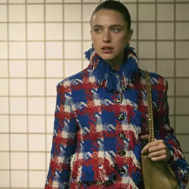 Το ονειρικό teaser για τη Métiers d’art 2026 συλλογή της Chanel