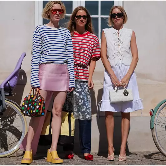 Τα looks που μπορείτε να κάνετε με μια φούστα μέχρι να μπει το φθινόπωρο