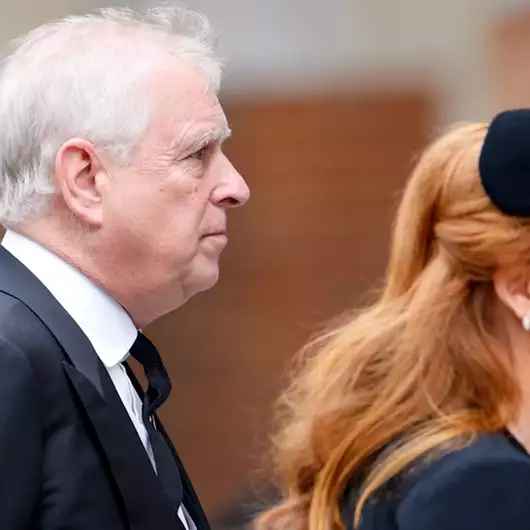 Νέο σοκ για τον πρίγκιπα Andrew | Του αφαιρούνται δύο ακόμη βασιλικοί τίτλοι