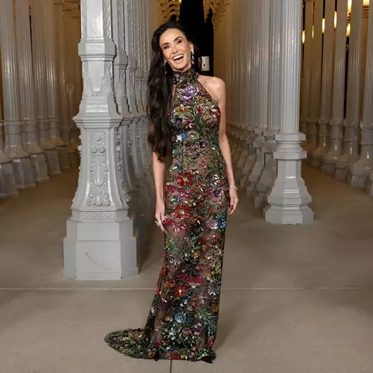 Demi Moore | Με glamorous Gucci δημιουργία αποδεικνύει πως η ομορφιά δεν έχει ηλικία