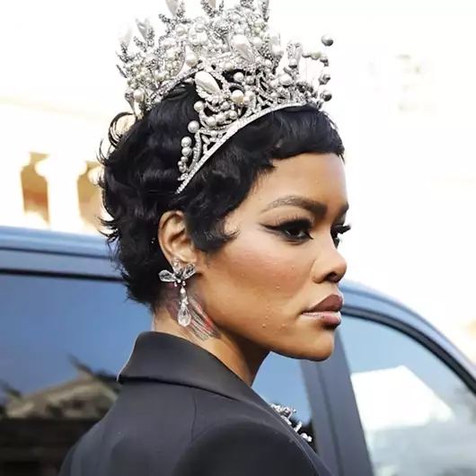 Οι chic αφίξεις στην επίδειξη υψηλής ραπτικής του οίκου Schiaparelli για την Άνοιξη 2026