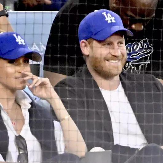 Hatgate | Γιατί ο πρίγκιπας Harry ζήτησε "συγγνώμη" από τον Καναδά εξαιρτίας ενός καπέλου;