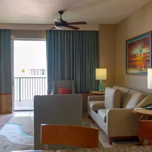 Αντίο στον δερμάτινο ή βελούδινο καναπέ! Αυτό είναι το πιο μοντέρνο υλικό που επιστρέφει το 2026