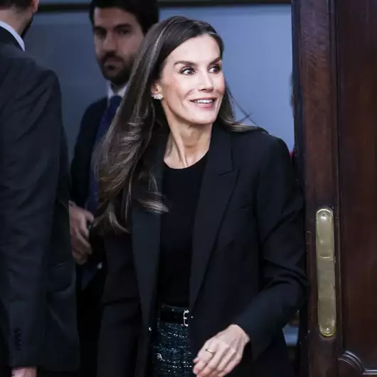 Letizia της Ισπανίας | Φόρεσε το διαχρονικό πουλόβερ που δεν πρέπει να λείπει από τη συλλογή καμίας γυναίκας