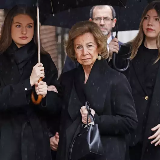 Σοφία της Ισπανίας | Γευμάτισε σε κεντρικό ξενοδοχεία της Αθήνας με αγαπημένο μέλος της βασιλικής οικογένειας