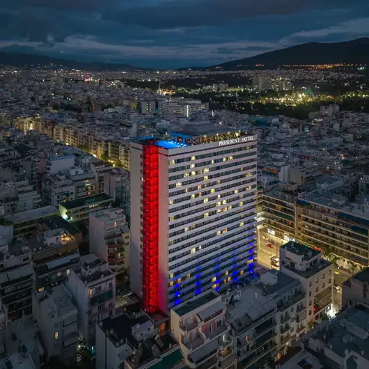 Το President Hotel Athens αποκαλύπτει την ανανεωμένη εξωτερική κλίμακα πυρασφάλειας με την υπογραφή του Minos Digenis Arquitectos