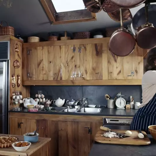 Οργάνωση κουζίνας | Ξεχασμένα εδώ και χρόνια, αυτά τα vintage ντουλάπια γίνονται μεγάλη τάση το 2026