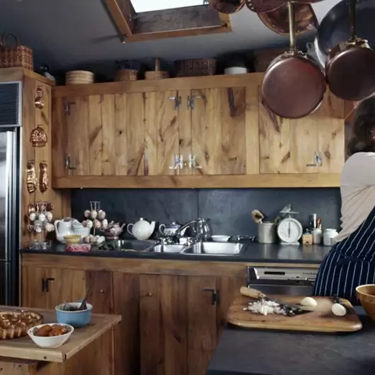 Παρόν σε κάθε κουζίνα τη δεκαετία του '60, αυτό το μικρό στρογγυλό αντικείμενο επιστρέφει δυναμικά το 2026