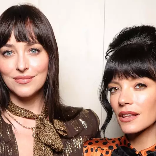 Dakota Johnson, Lily Allen, Kirsten Dunst στο front row της πρώτης επίδειξης υψηλής ραπτικής του oίκου Valentino μετά τον θάνατο του ιδρυτή του