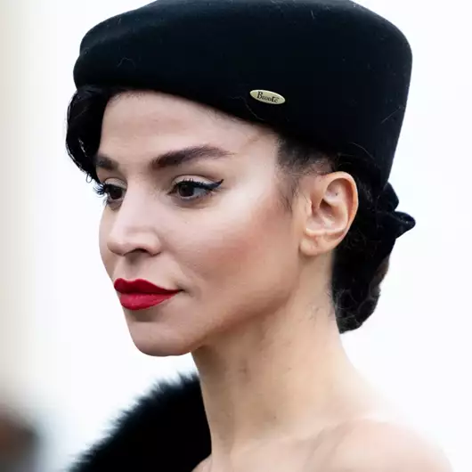 Πώς να πετύχετε "glass skin" εφέ στην επιδερμίδα σας με ένα μόλις lip balm