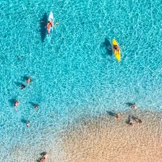 Αυτές είναι οι -μάλλον- καλύτερες παραλίες των Κυκλάδων