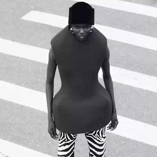 From the Magazine | H μόδα στον δρόμο του μαξιμαλισμού