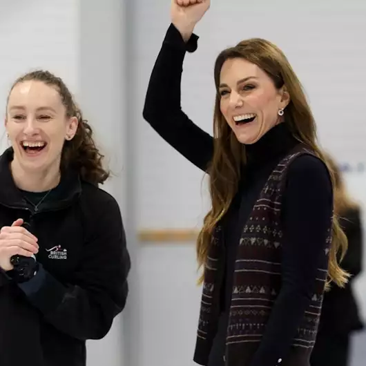 Kate Middleton | Tι συμβολίζει το τεράστιας συναισθηματικής αξίας κόσμημα που επέλεξε στη Σκωτία