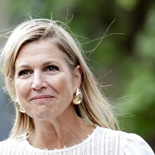 Máxima της Ολλανδίας | Για ποιον λόγο φόρεσε μόνο ένα συγκεκριμένο χρώμα στο ταξίδι της στην Ινδονησία;