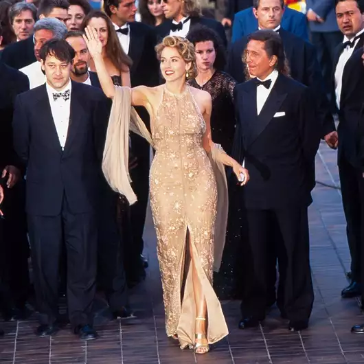 Valentino Garavani | Οι iconic δημιουργίες του στο κόκκινο χαλί