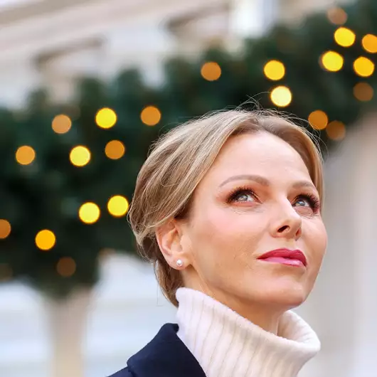 Πριγκίπισσα Charlene του Μονακό | Έξοδος σε παράσταση με φιλανθρωπικό χαρακτήρα με τον πρίγκιπα Αλβέρτο και την κουνιάδα της