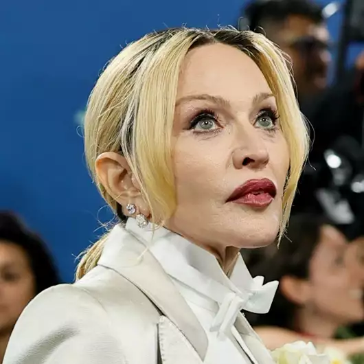 Madonna | Φωτογραφίζεται για πρώτη φορά με τον Guy Ritchie και τον γιο τους, Rocco, 17 χρόνια μετά το διαζύγιό τους