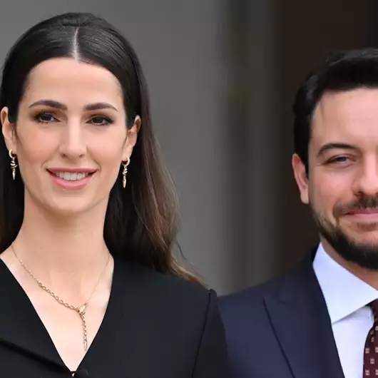 Η Rajwa της Ιορδανίας παραδίδει μαθήματα στυλ σε solo εμφάνιση με την πριγκίπισσα Ευγενία