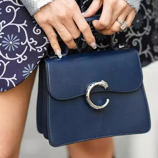 Midnight Jelly | Το απόλυτα chic μανικιούρ που θα αντικαταστήσει το μαύρο