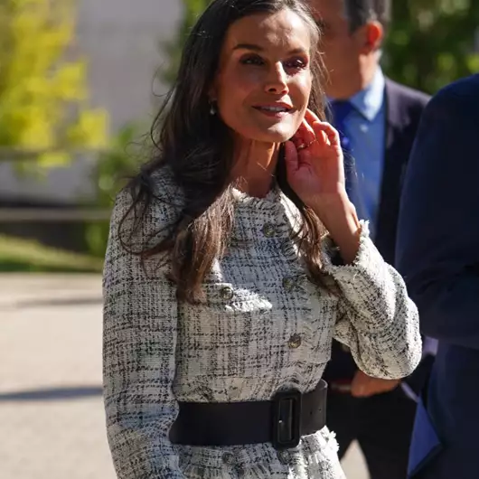 Letizia της Ισπανίας | Με το διαχρονικό jacket που αναβαθμίζει ανέξοδα μία εμφάνιση γραφείου