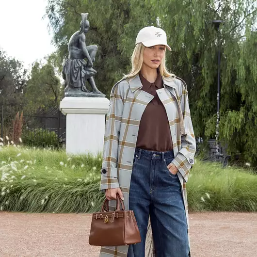 Spotted in the City | Πώς θα συνδυάσετε την κομψότητα με την άνεση στα καθημερινά looks σας