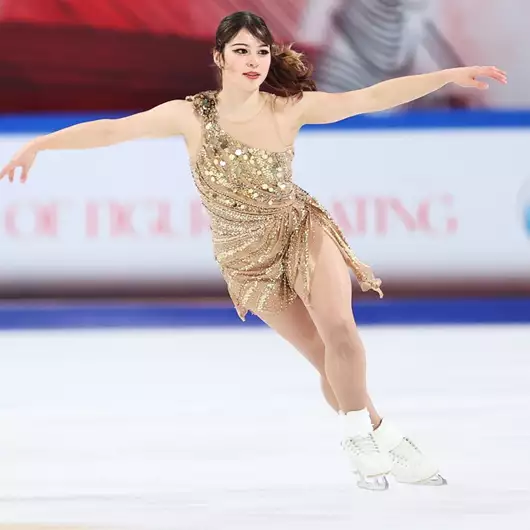 Πώς τα κοστούμια του καλλιτεχνικού πατινάζ έγιναν σύμβολο υπερβολής και δύναμης