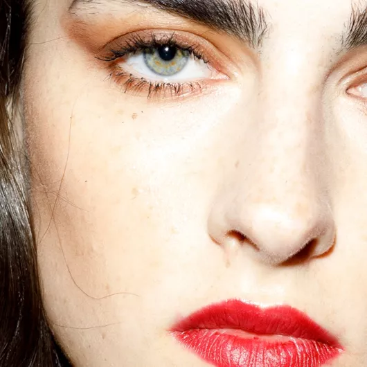 5 αλάνθαστες συμβουλές για να δημιουργήσετε ένα sexy βραδινό μακιγιάζ