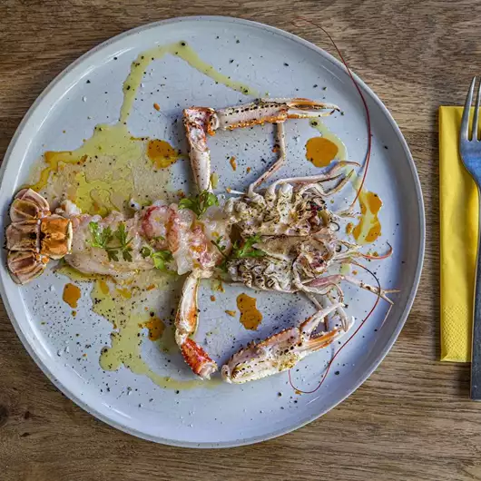 Σε αυτά τα εστιατόρια, η αθηναϊκή κουζίνα δεν φοβάται να πειραματιστεί